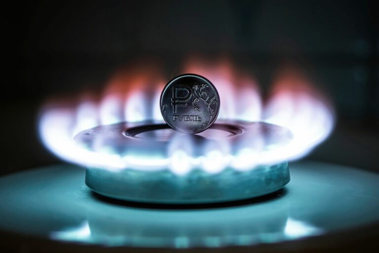 Nadchodzi kolejny kryzys energetyczny? – Ropa i gaz w górę po wybuchu wojny na Ukrainie