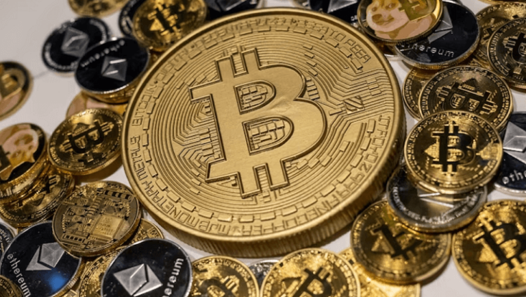 Bitcoin (BTC) spada poniżej 60 000 USD, otwierając drzwi do szalonego sezonu altcoinów